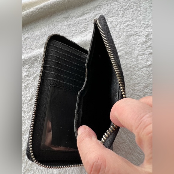 Michael Kors Black Wallet - Picture 9 of 9